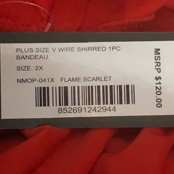 Nicole Miller New York Plus Size V Swimsuit - Picture 10 of 10